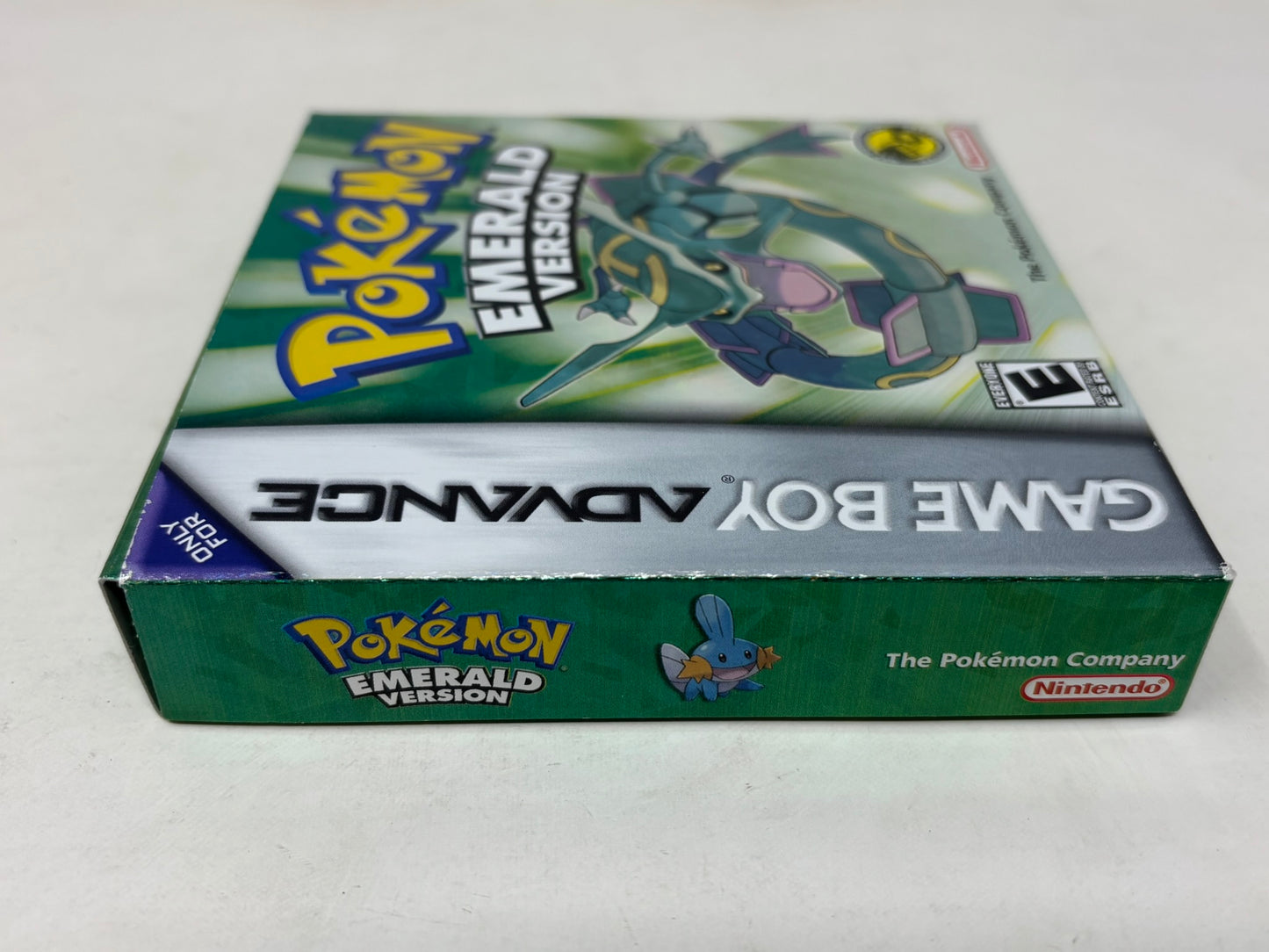 Nintendo Game Boy Advance - Pokémon Emerald Version - Complete