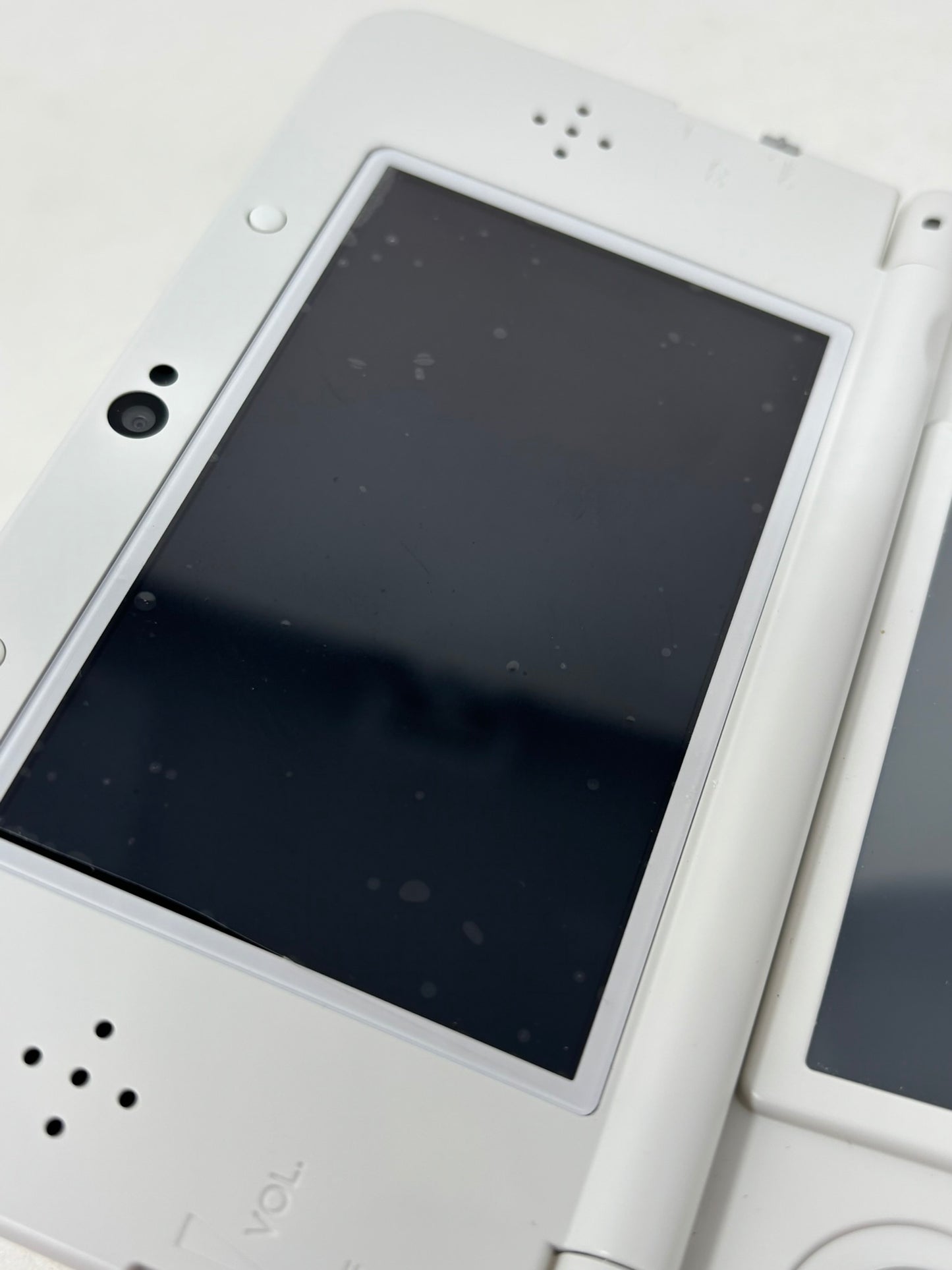 New Nintendo 3DS System White Mario Edition - Complete