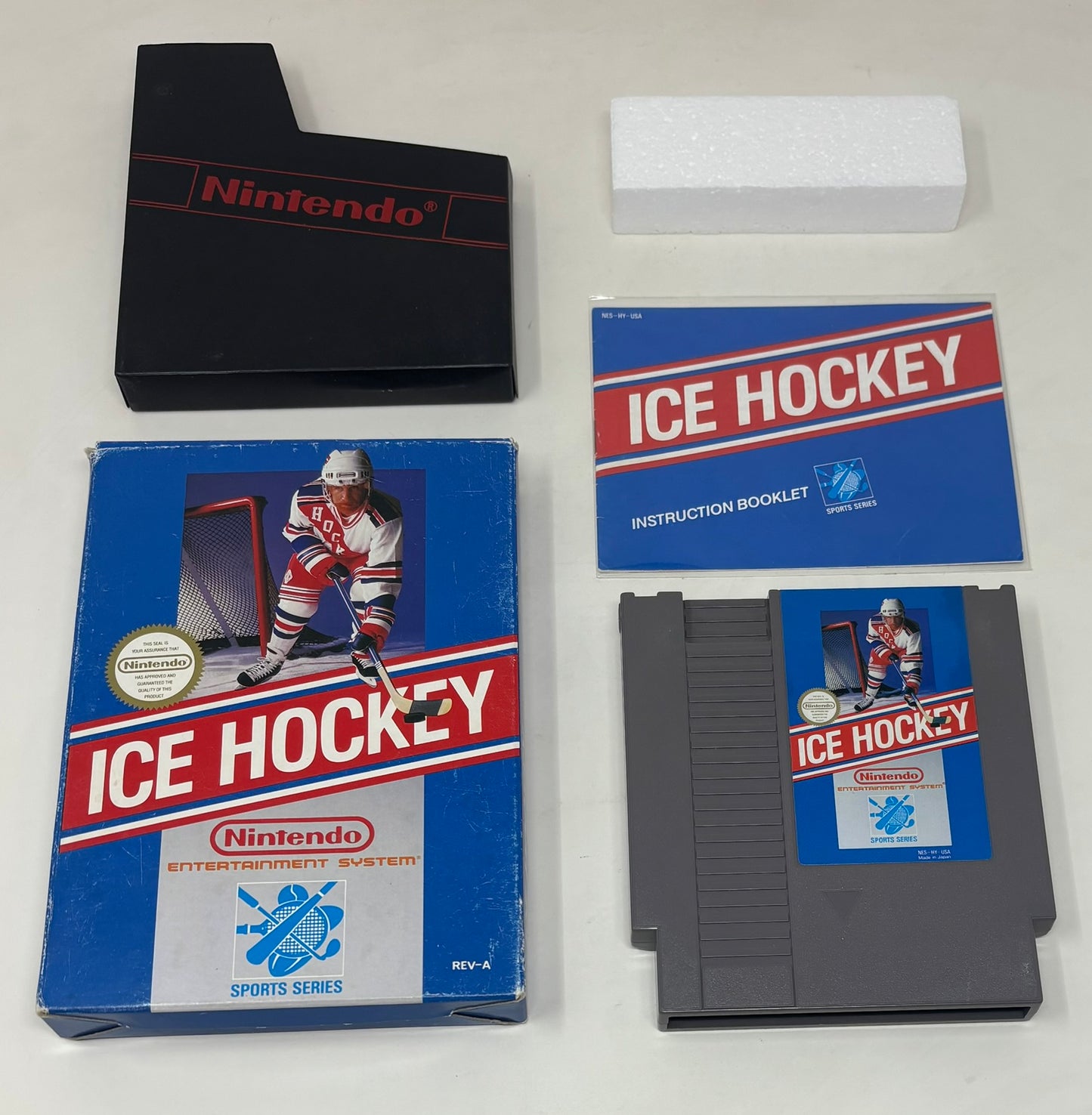NES Nintendo - Ice Hockey - Complete