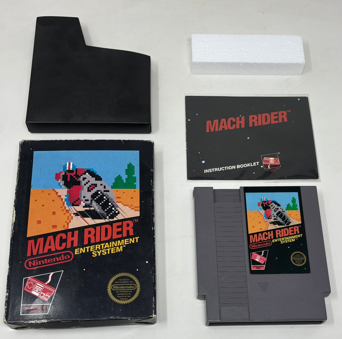 NES Nintendo - Mach Rider (5 Screw) - Complete