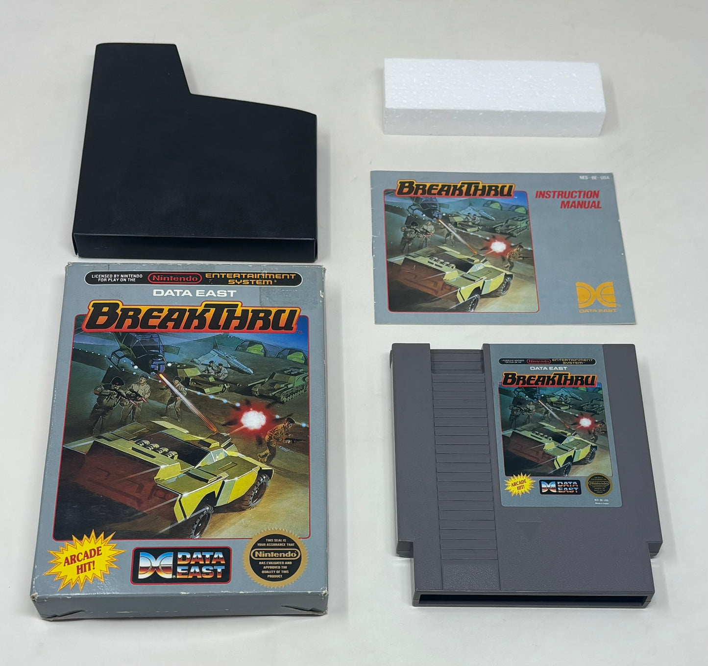 NES Nintendo - BreakThru - Complete
