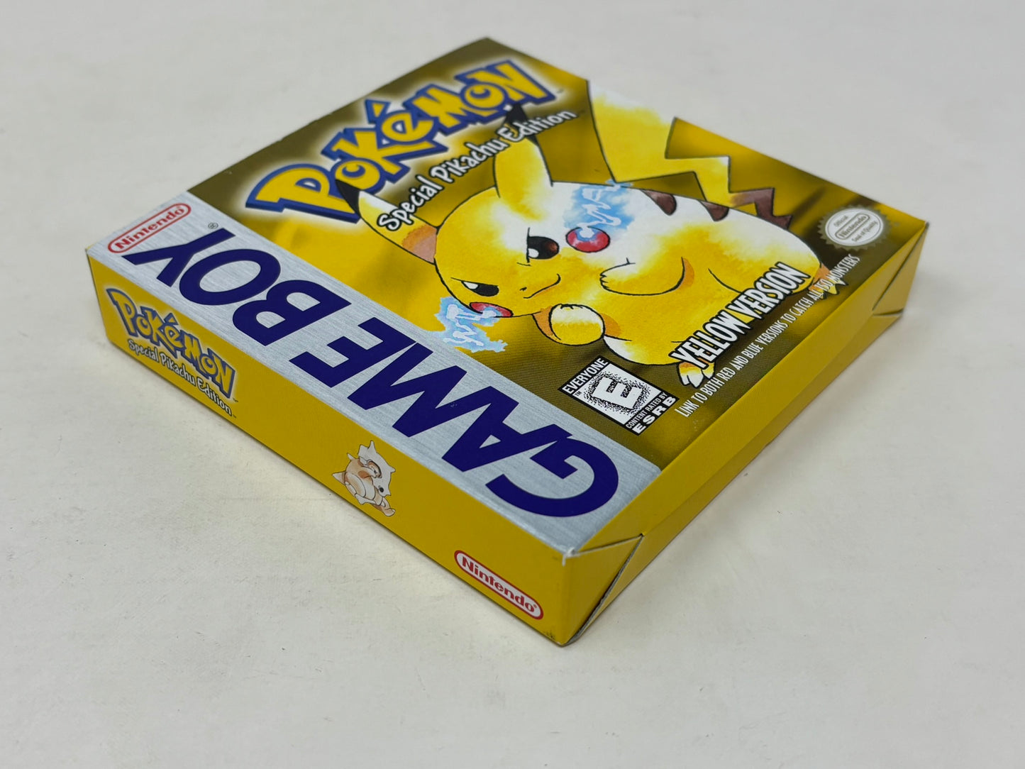 Nintendo Game Boy - Pokemon Yellow Version - Complete