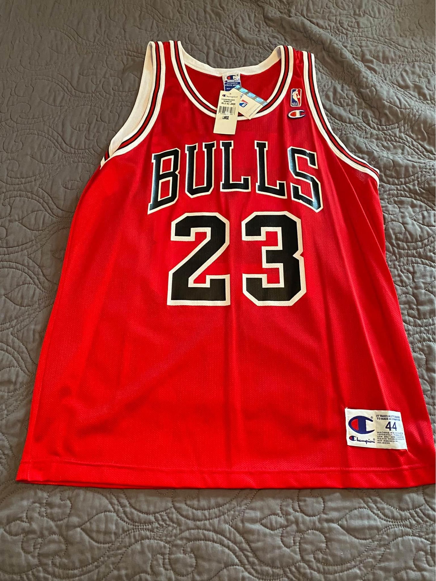 Vintage 90s NWT Champion Michael Jordan #23 Red Chicago Bulls